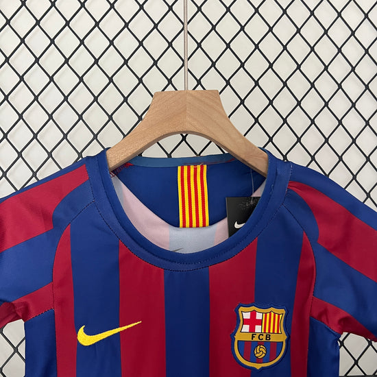 Barcelona FC 2005/06 Home Kid's Jersey & Shorts - Retro