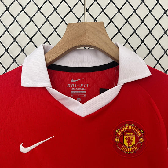 Manchester United 2010/11 Home Kid's Jersey & Shorts- Retro
